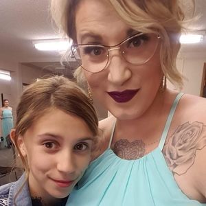 Meet your Posher, Courtney